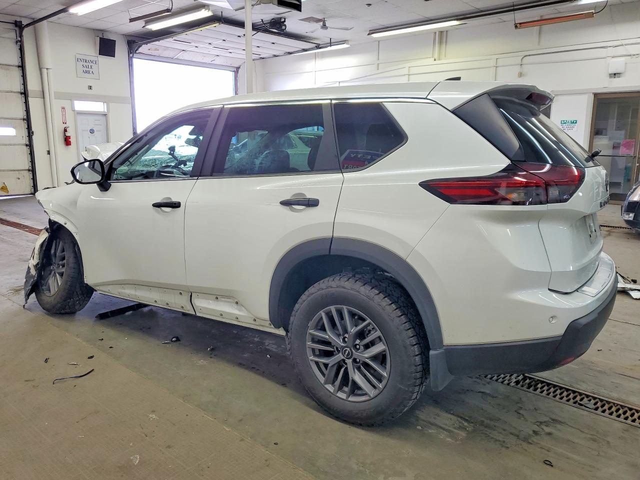 2024 Nissan Rogue S - zdjęcie 2