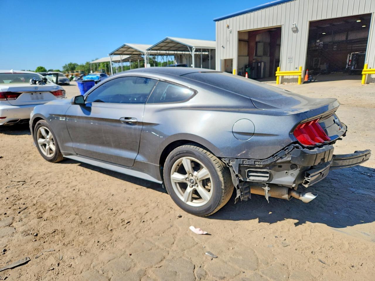 2018 Ford Mustang - zdjęcie 2