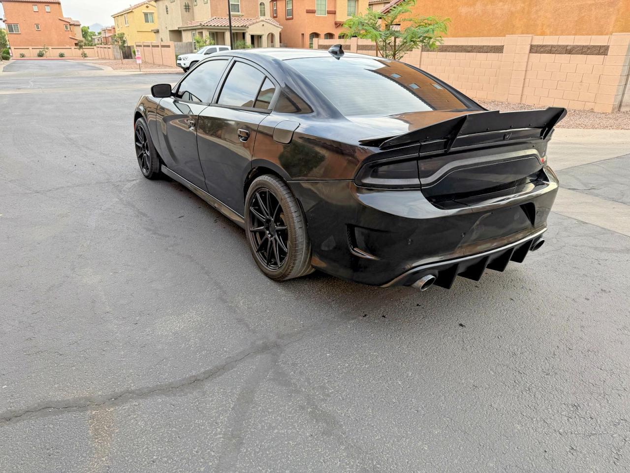 2019 Dodge Charger R - zdjęcie 3