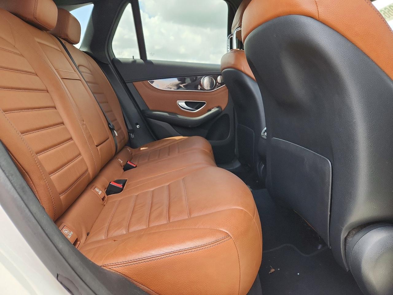 2017 Mercedes-Benz Glc 300 - zdjęcie 11