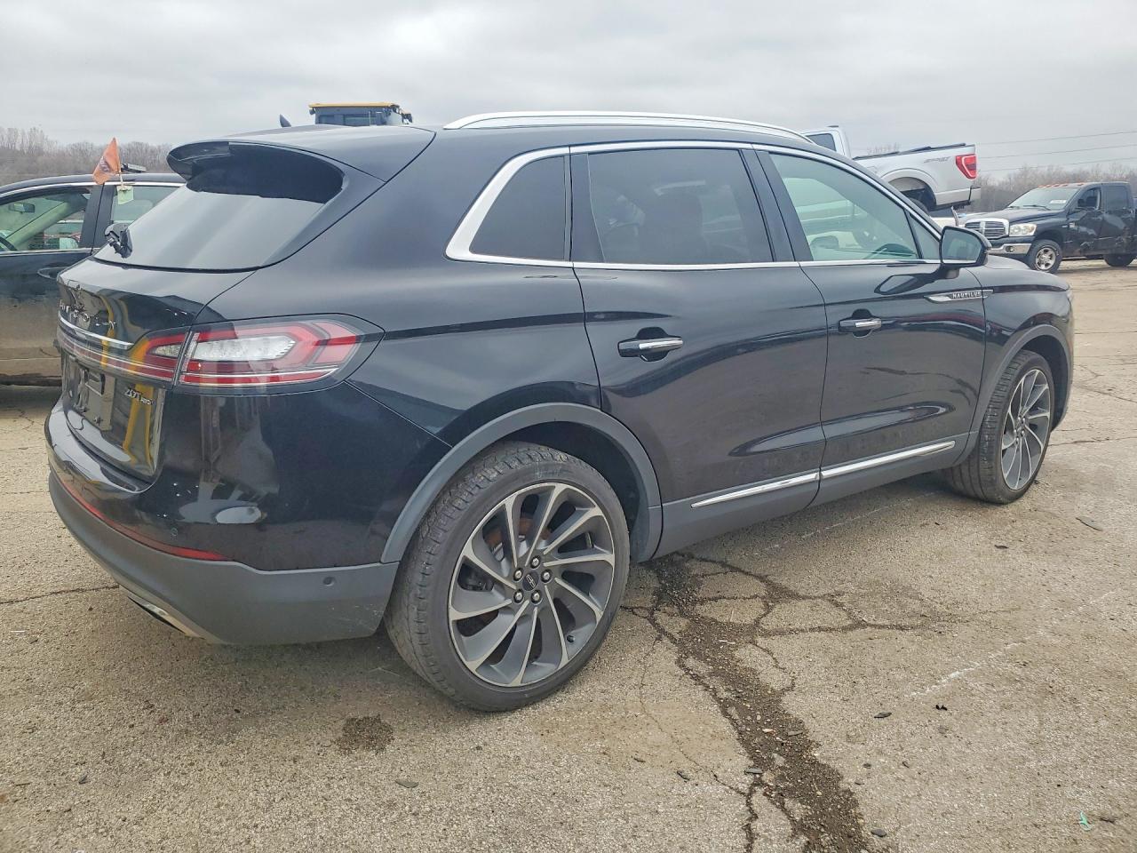 2020 Lincoln Nautilus Reserve - zdjęcie 3