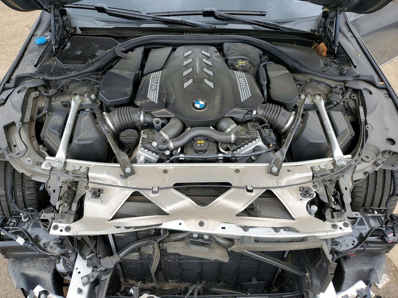 2020 BMW 750 Xi - zdjęcie 11