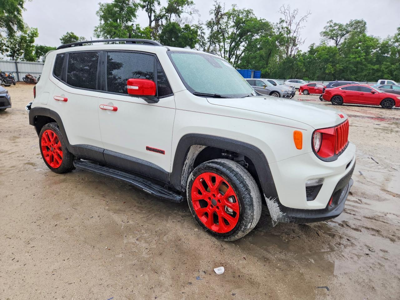 2023 Jeep Renegade Latitude - zdjęcie 4