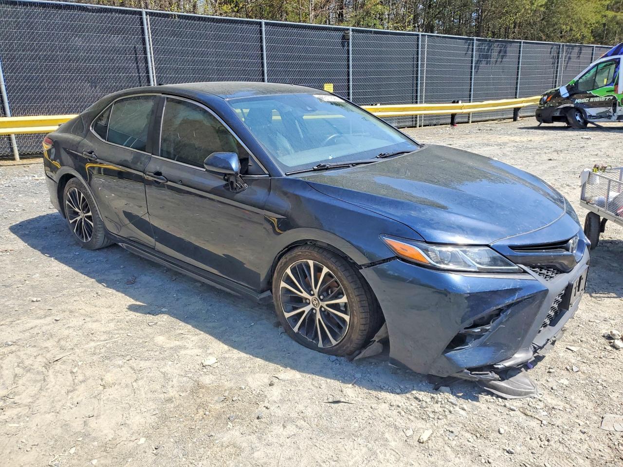 2020 Toyota Camry Se - zdjęcie 4