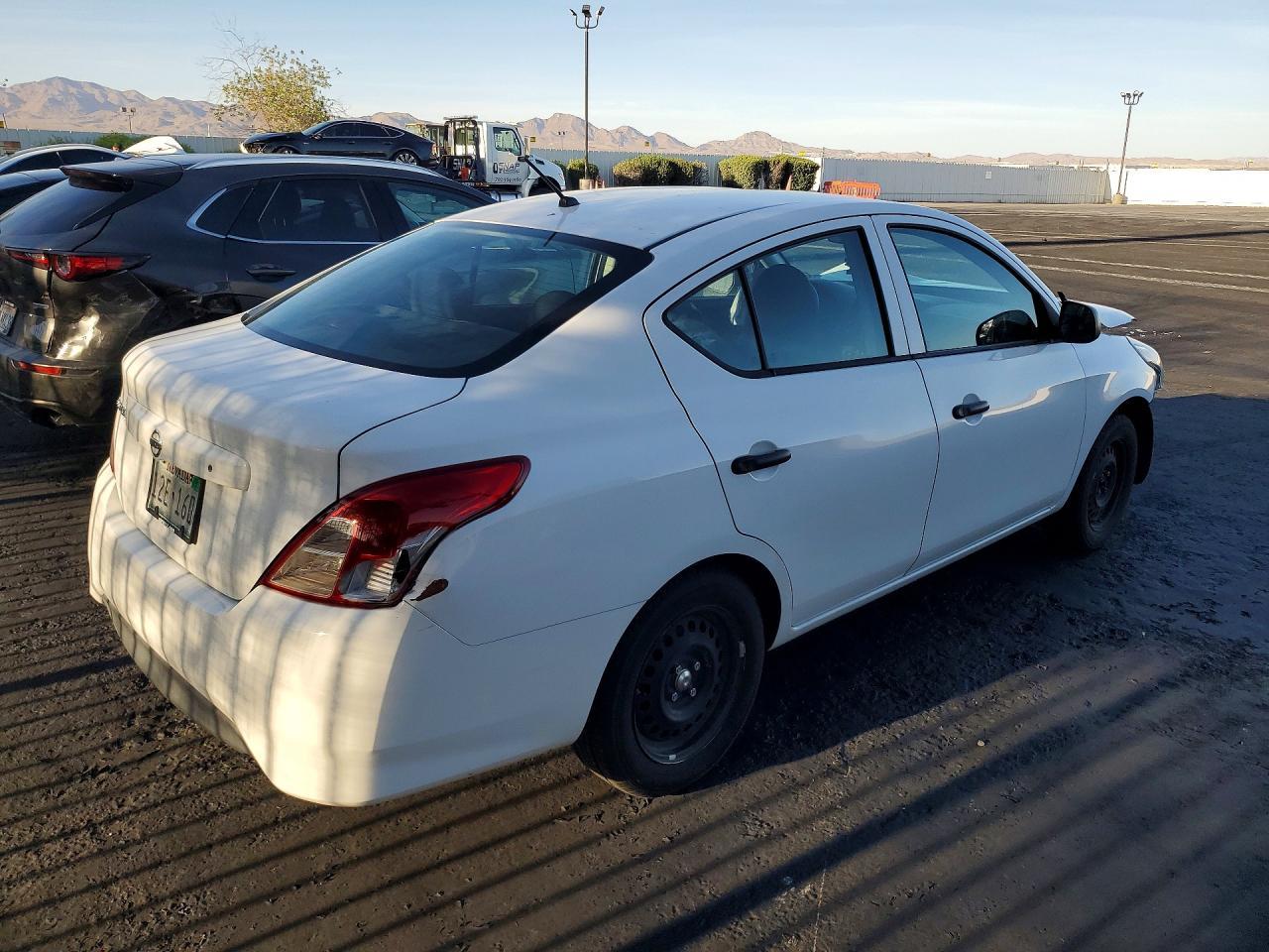 2015 Nissan Versa 1.6 S - zdjęcie 3