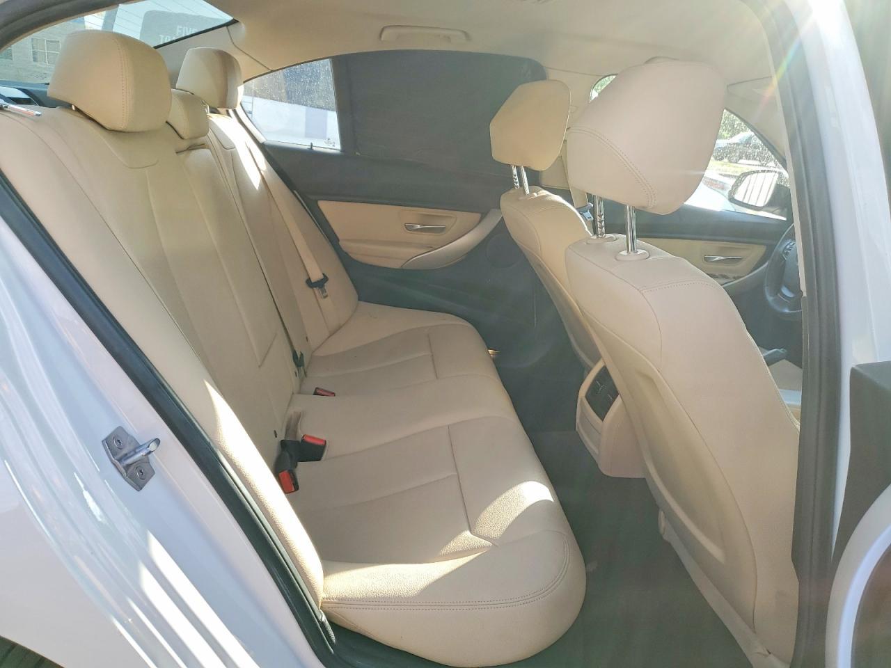 2018 BMW 320 Xi - zdjęcie 10