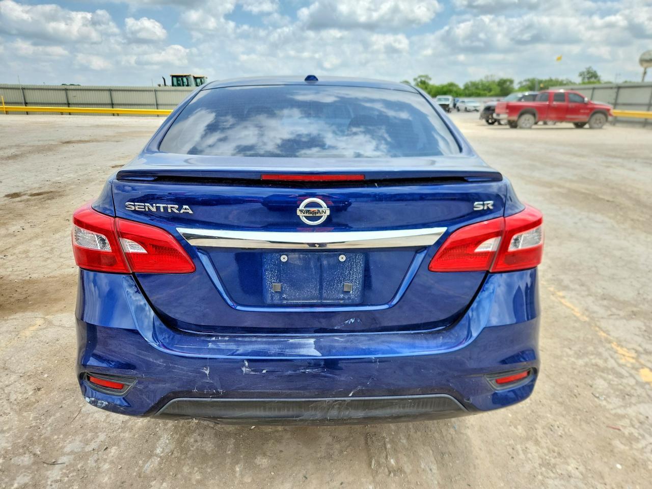 2017 Nissan Sentra S - zdjęcie 6