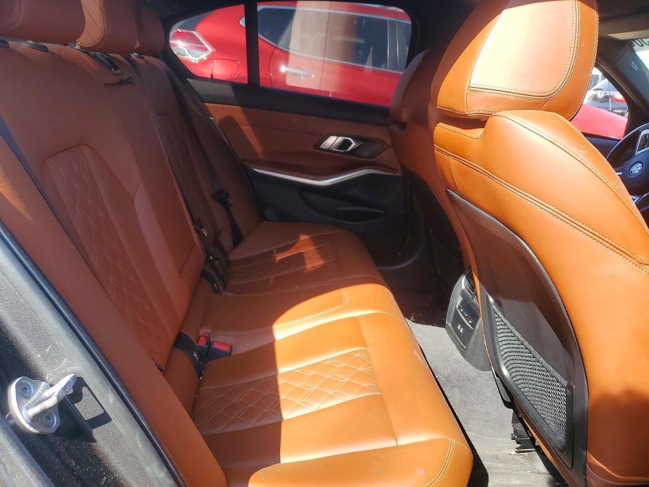 2022 BMW 330Xe - zdjęcie 10