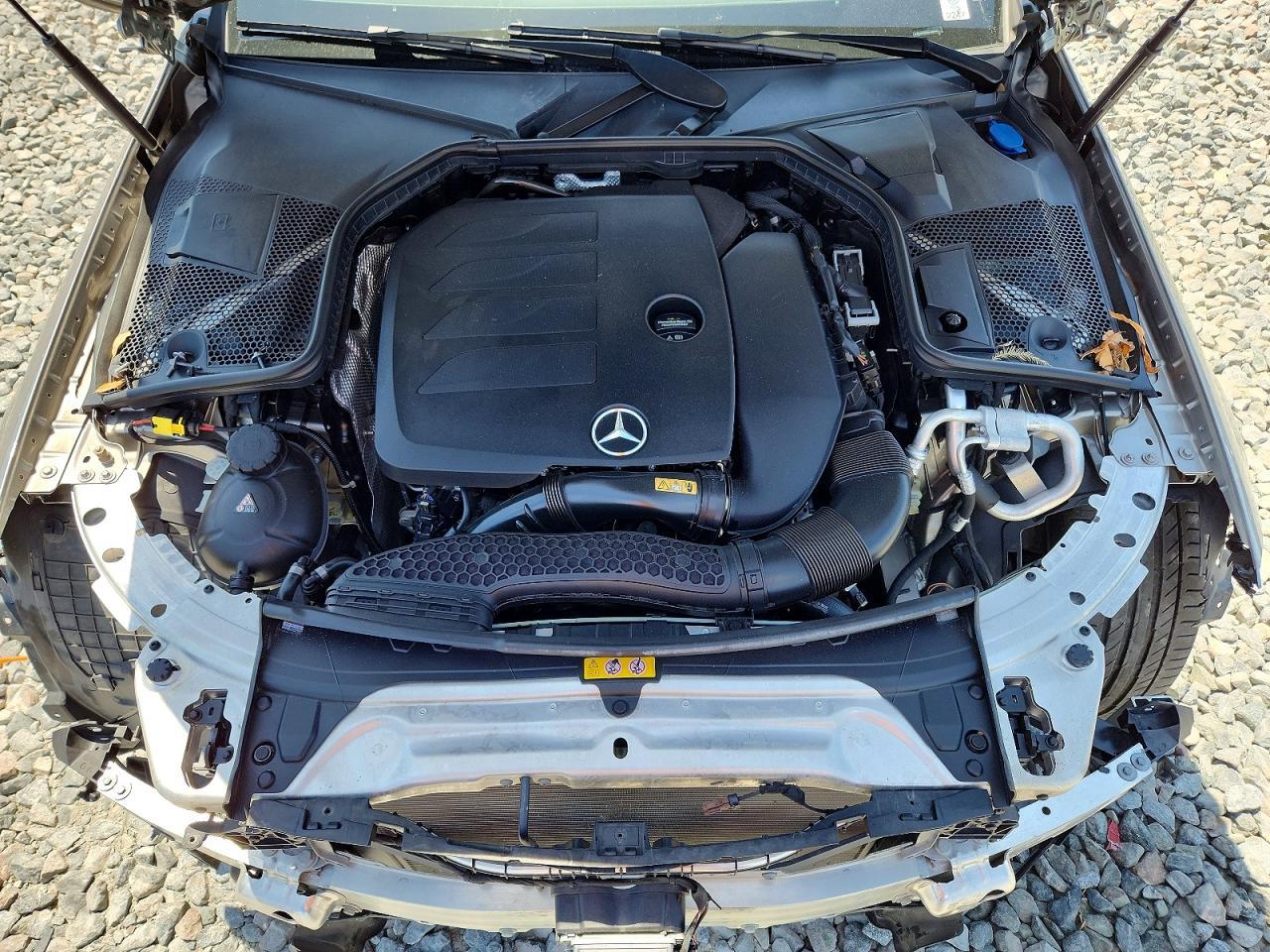 2021 Mercedes-Benz C 300 - zdjęcie 11