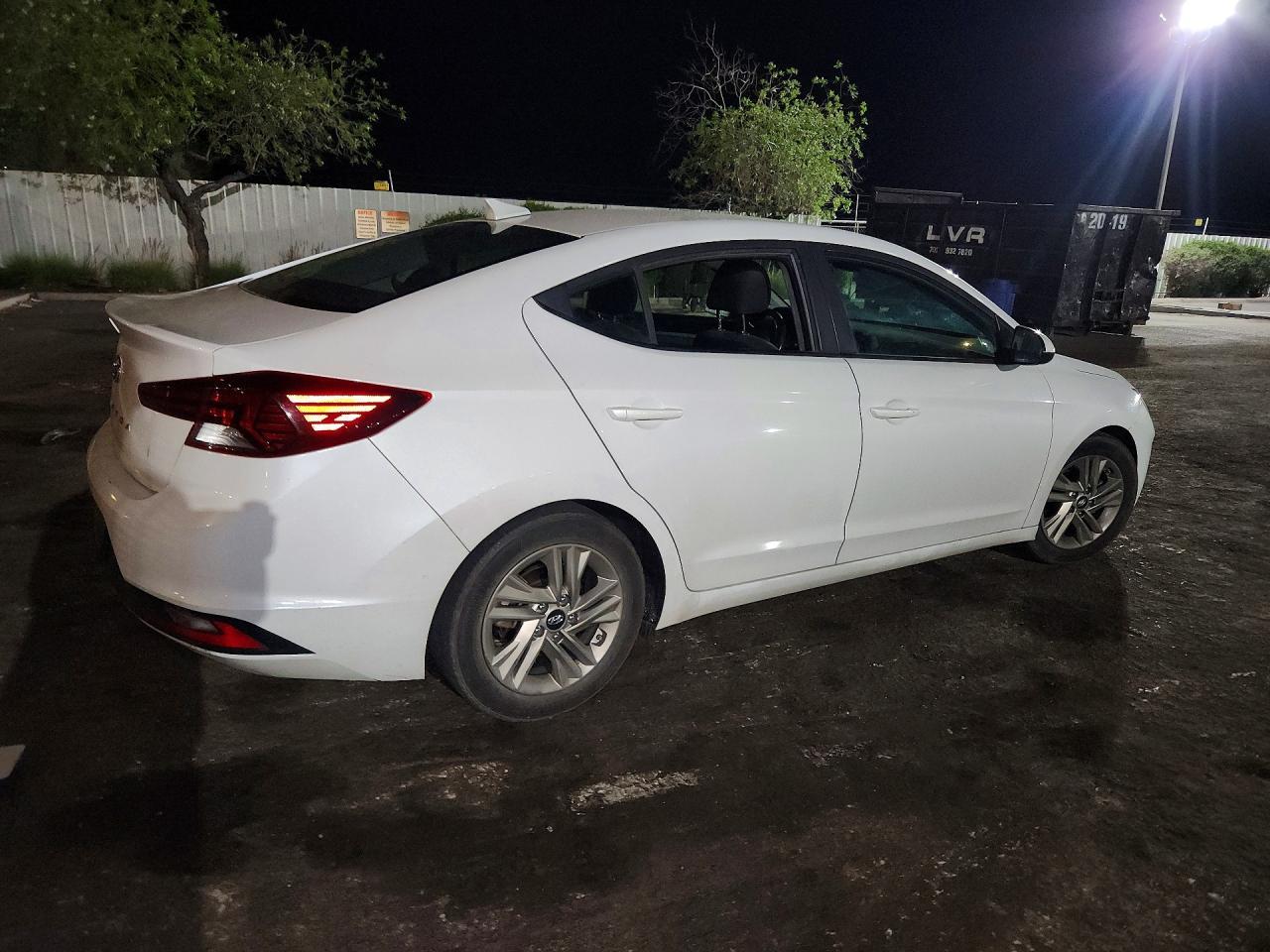 2020 Hyundai Elantra Sel - zdjęcie 3