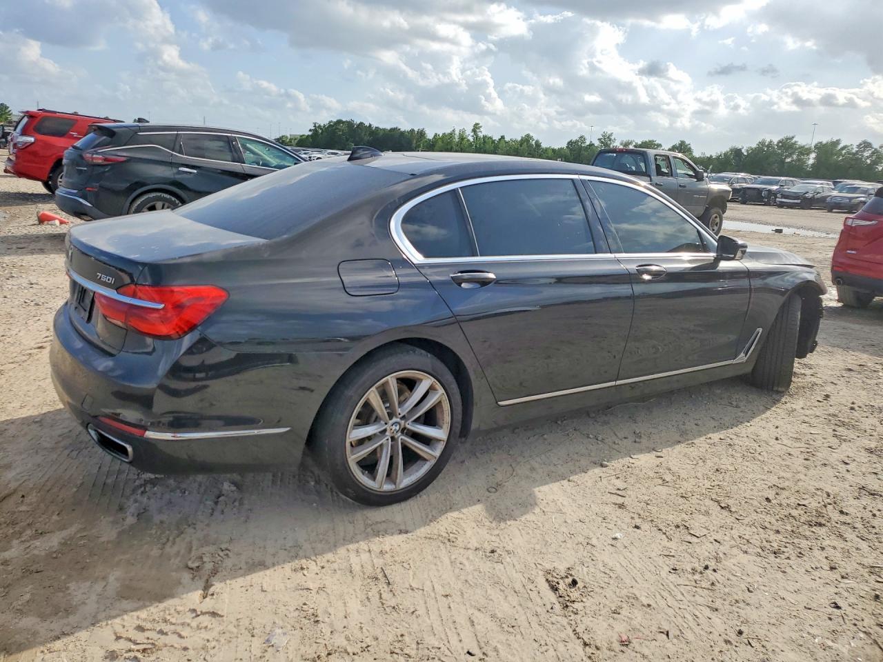 2019 BMW 750 Xi - zdjęcie 3