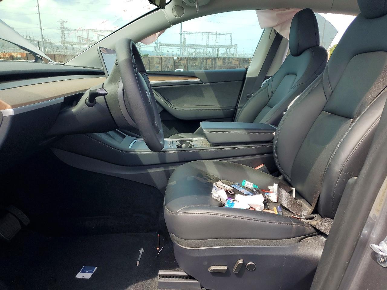 2024 Tesla Model Y - zdjęcie 7