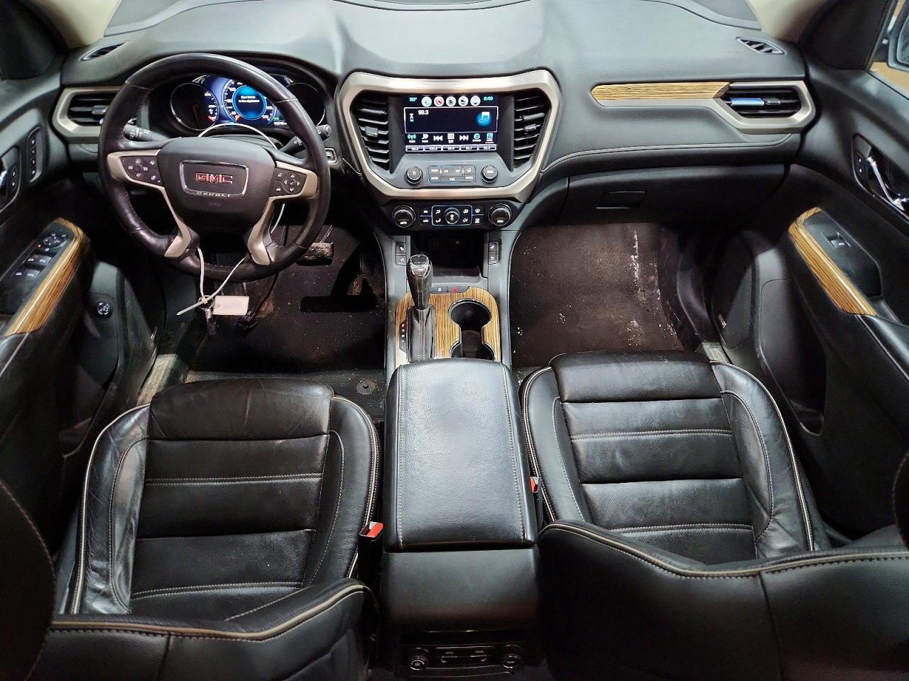 2017 GMC Acadia Denali - zdjęcie 8