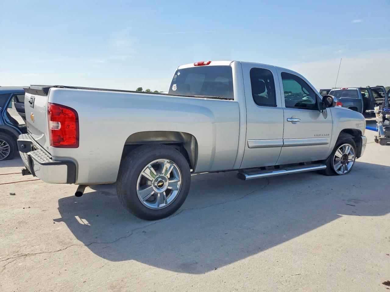 2013 Chevrolet Silverado C1500 Lt - zdjęcie 3