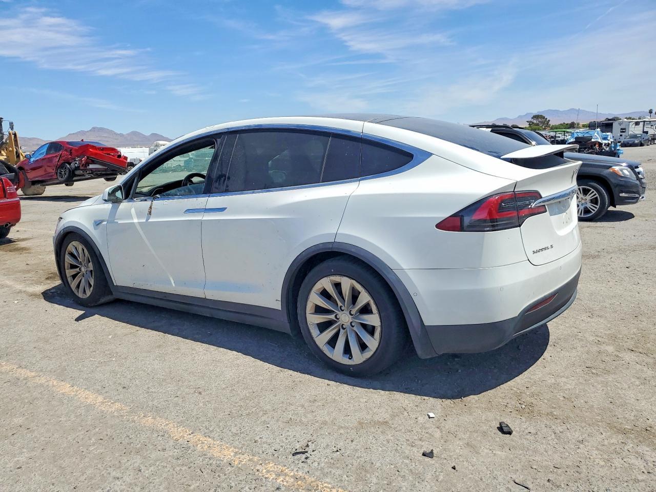2016 Tesl Model X - zdjęcie 2