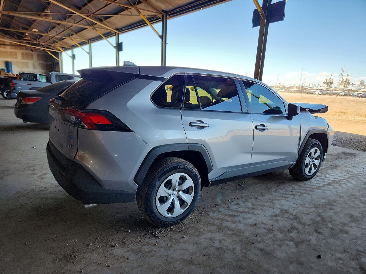 2023 Toyota Rav4 Le - zdjęcie 3
