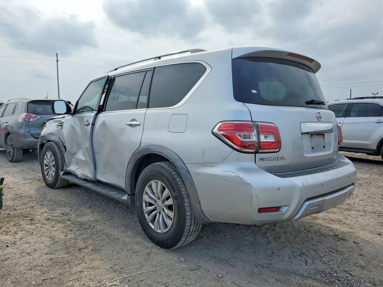 2018 Nissan Armada Sv - zdjęcie 2