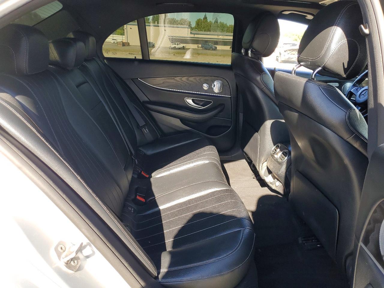 2017 Mercedes-Benz E 300 - zdjęcie 10