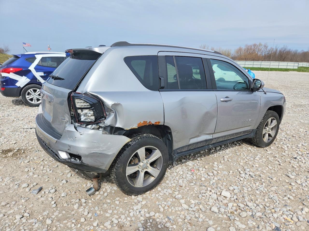 2016 Jeep Compass Latitude - zdjęcie 3