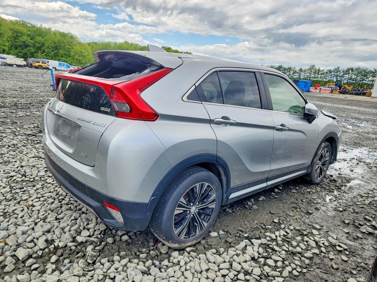 2018 Mitsubishi Eclipse - zdjęcie 3