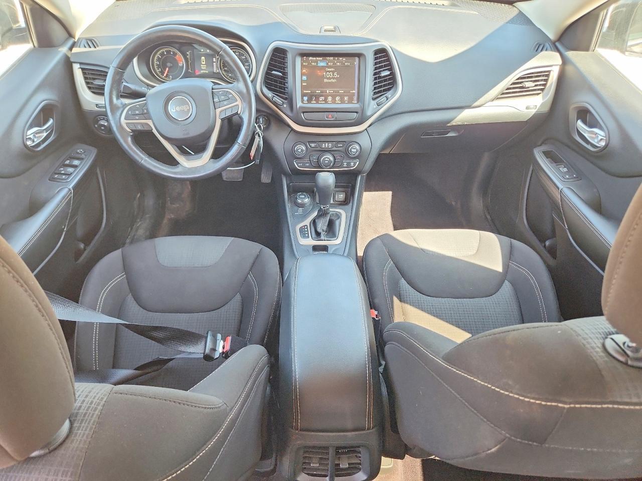 2016 Jeep Cherokee Latitude - zdjęcie 8