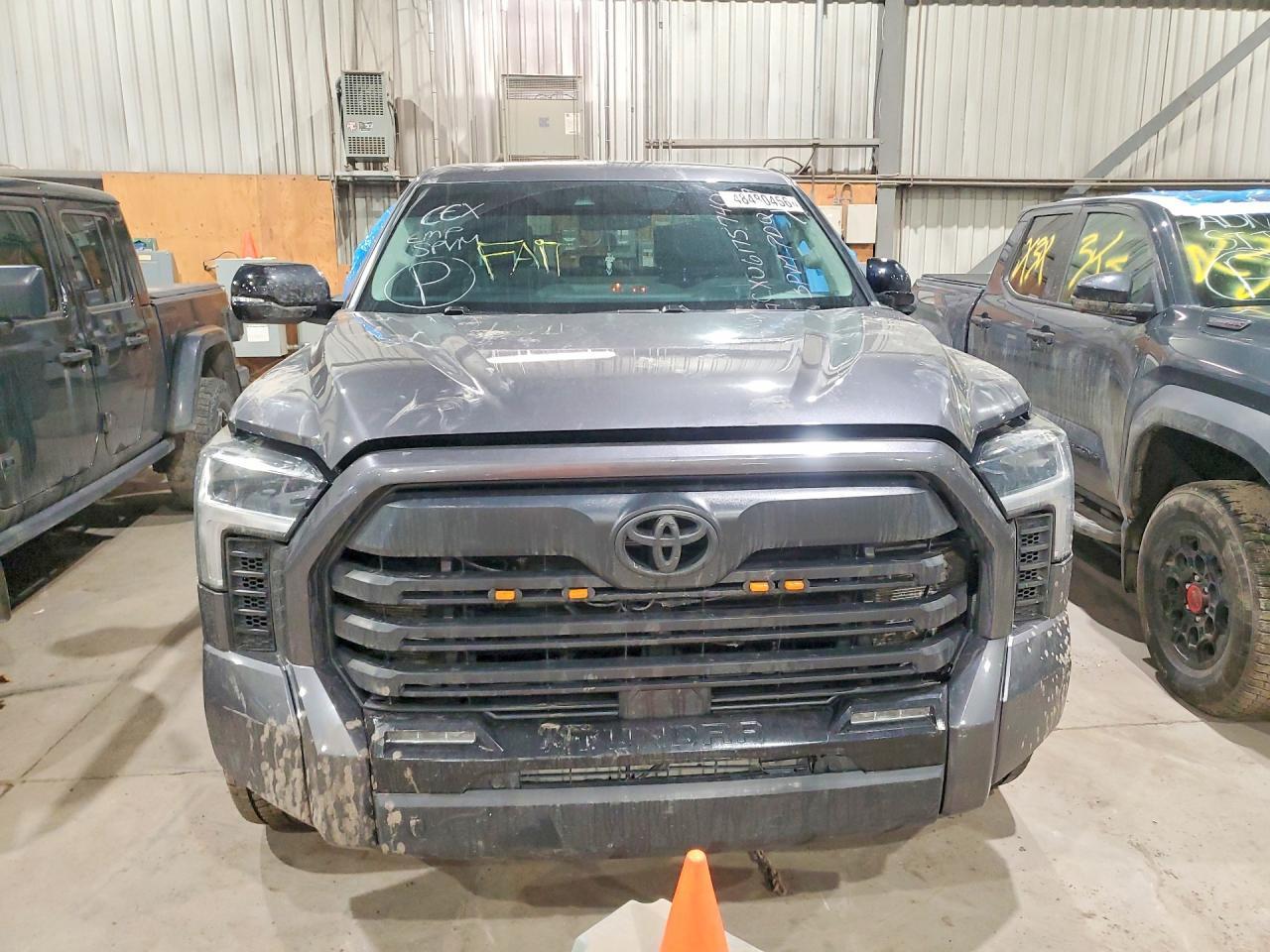 2024 Toyota Tundra Limited - zdjęcie 5