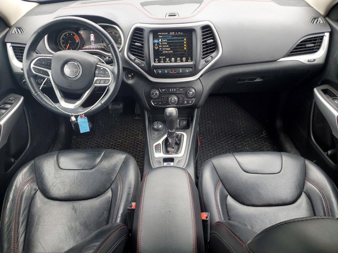 2018 Jeep Cherokee Trailhawk - zdjęcie 8