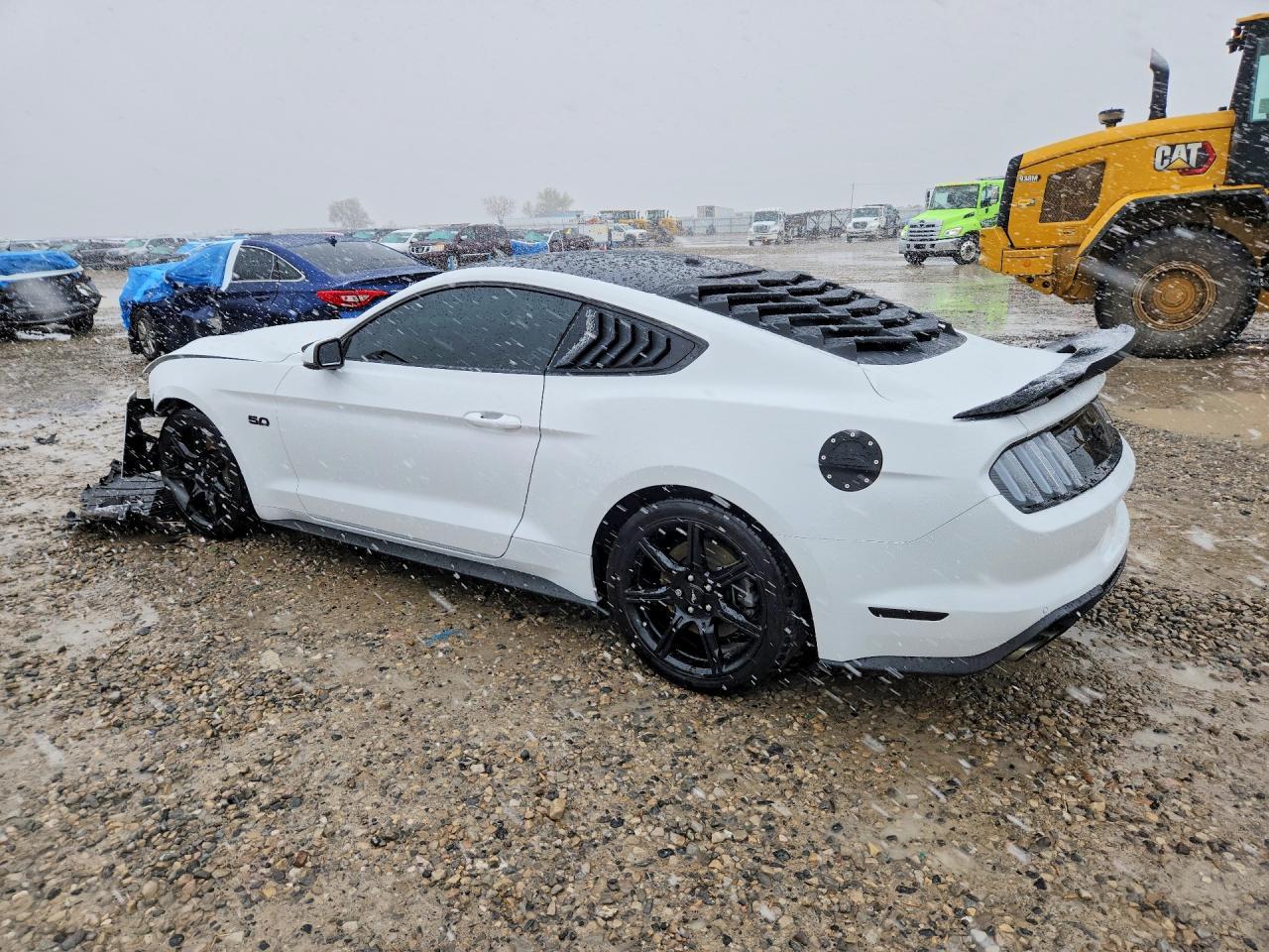 2020 Ford Mustang Gt - zdjęcie 2
