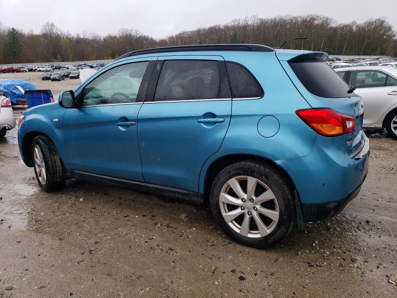 2013 Mitsubishi Outlander Sport Se - zdjęcie 2