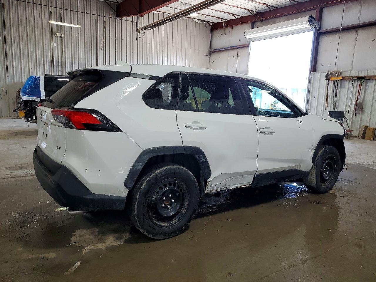 2025 Toyota Rav4 Le - zdjęcie 3