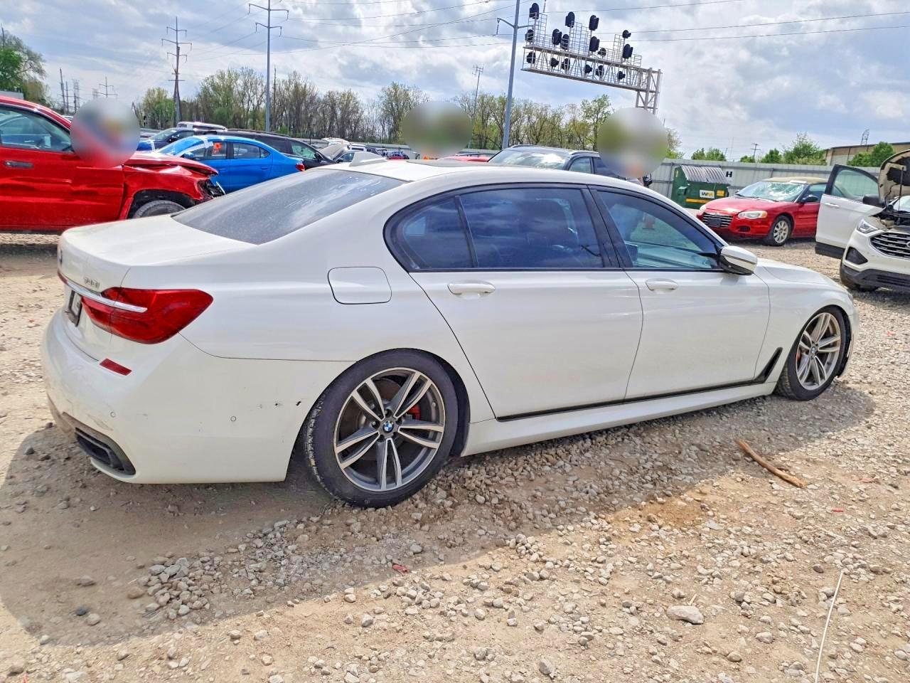 2017 BMW 740 Xi - zdjęcie 3