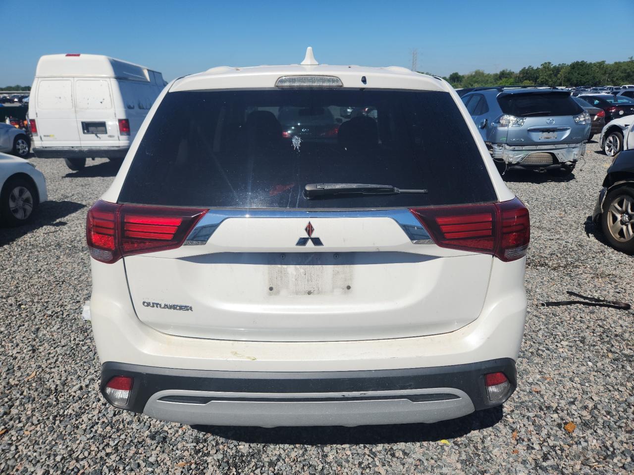 2020 Mitsubishi Outlander Es - zdjęcie 6