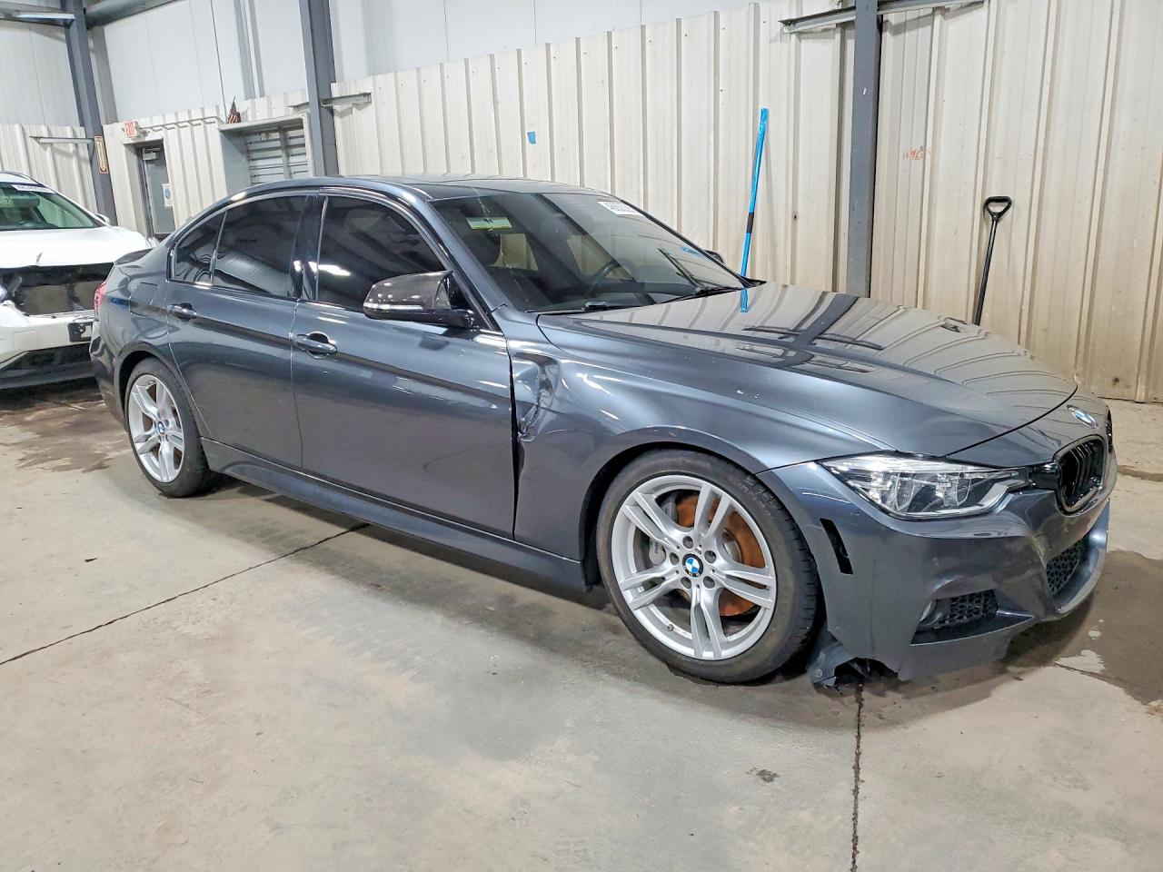 2016 BMW 340 Xi - zdjęcie 4