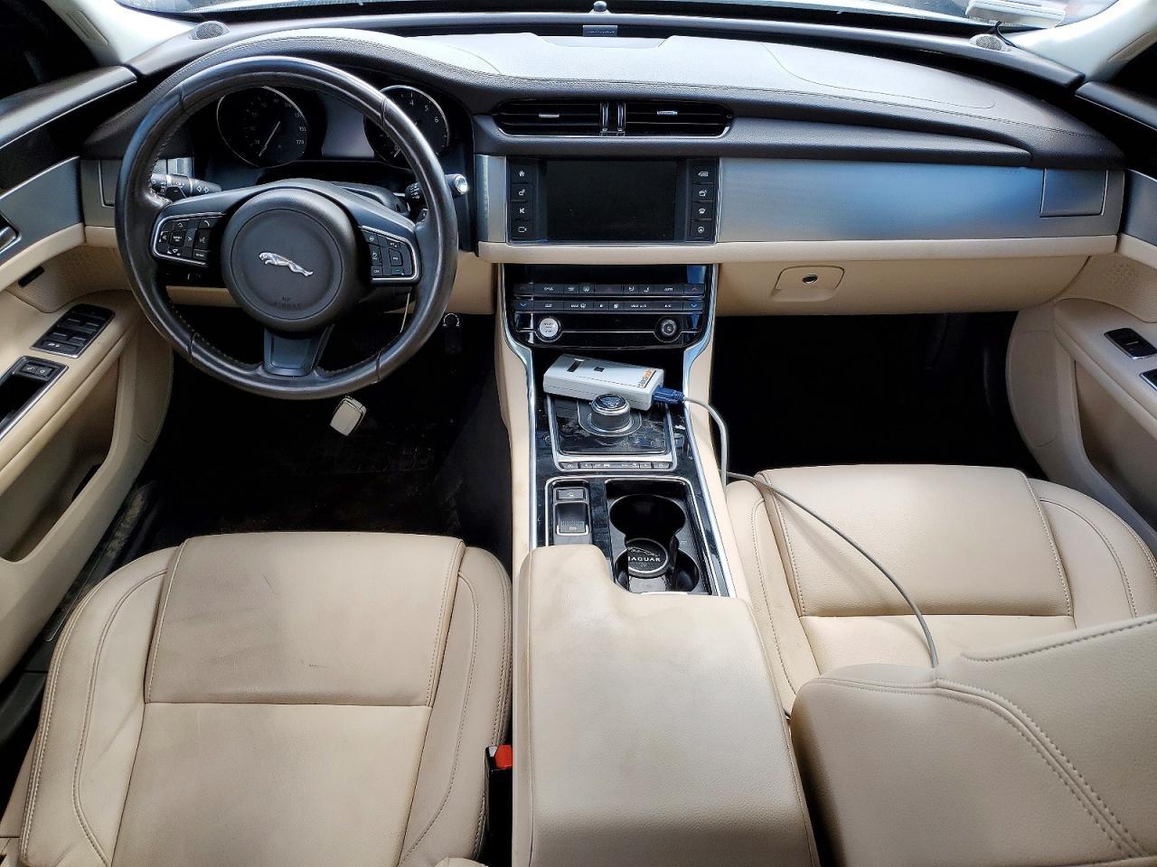 2017 Jaguar Xf - zdjęcie 8