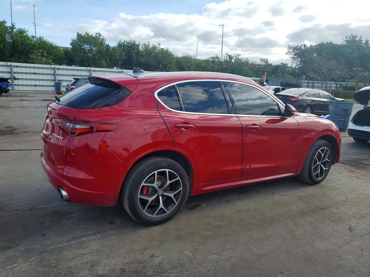 2021 Alfa Romeo Stelvio Ti - zdjęcie 3
