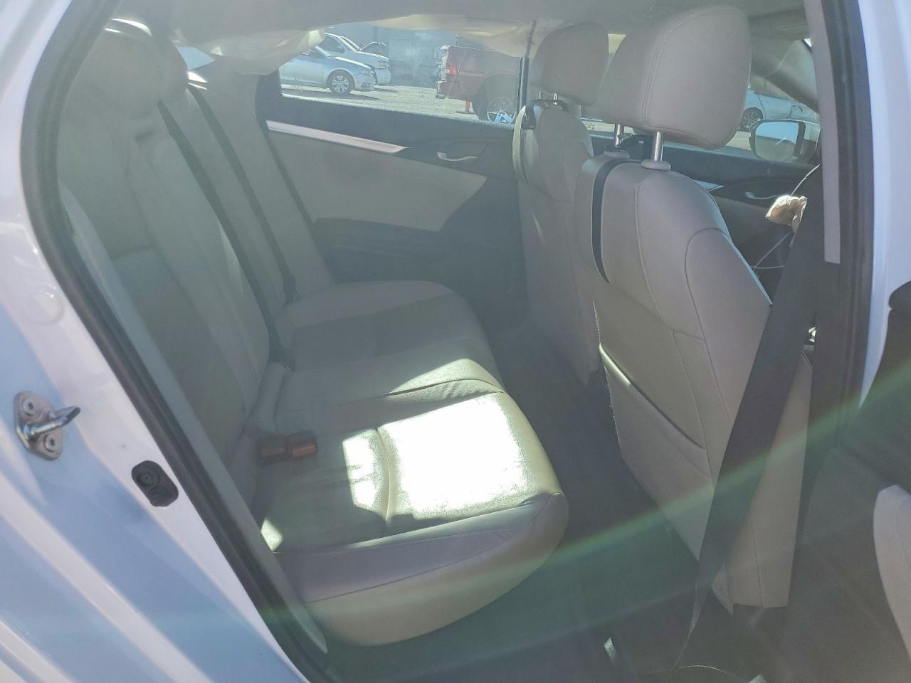 2017 Honda Civic Touring - zdjęcie 10