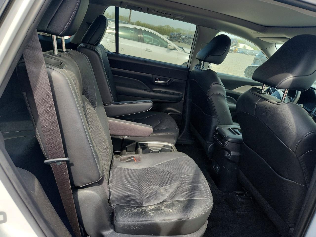 2024 Toyota Grand Highlander Platinum - zdjęcie 11