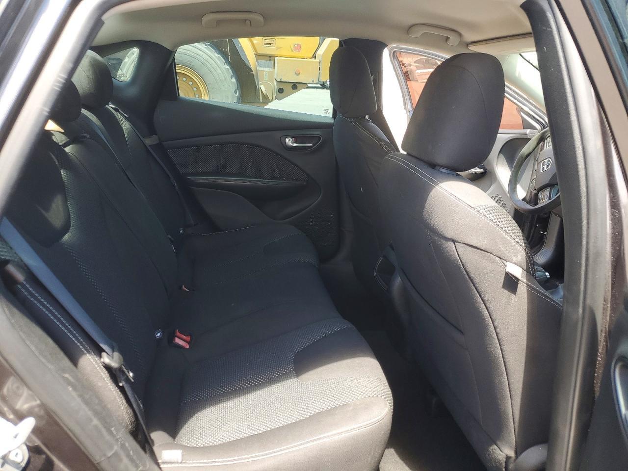 2016 Dodge Dart Sxt - zdjęcie 10