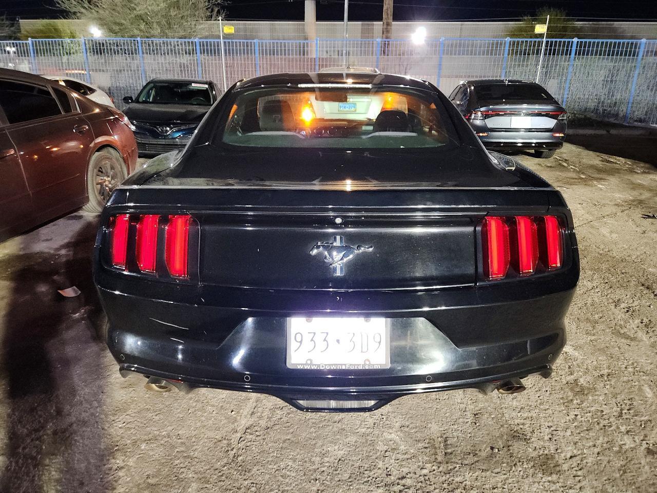 2017 Ford Mustang - zdjęcie 6