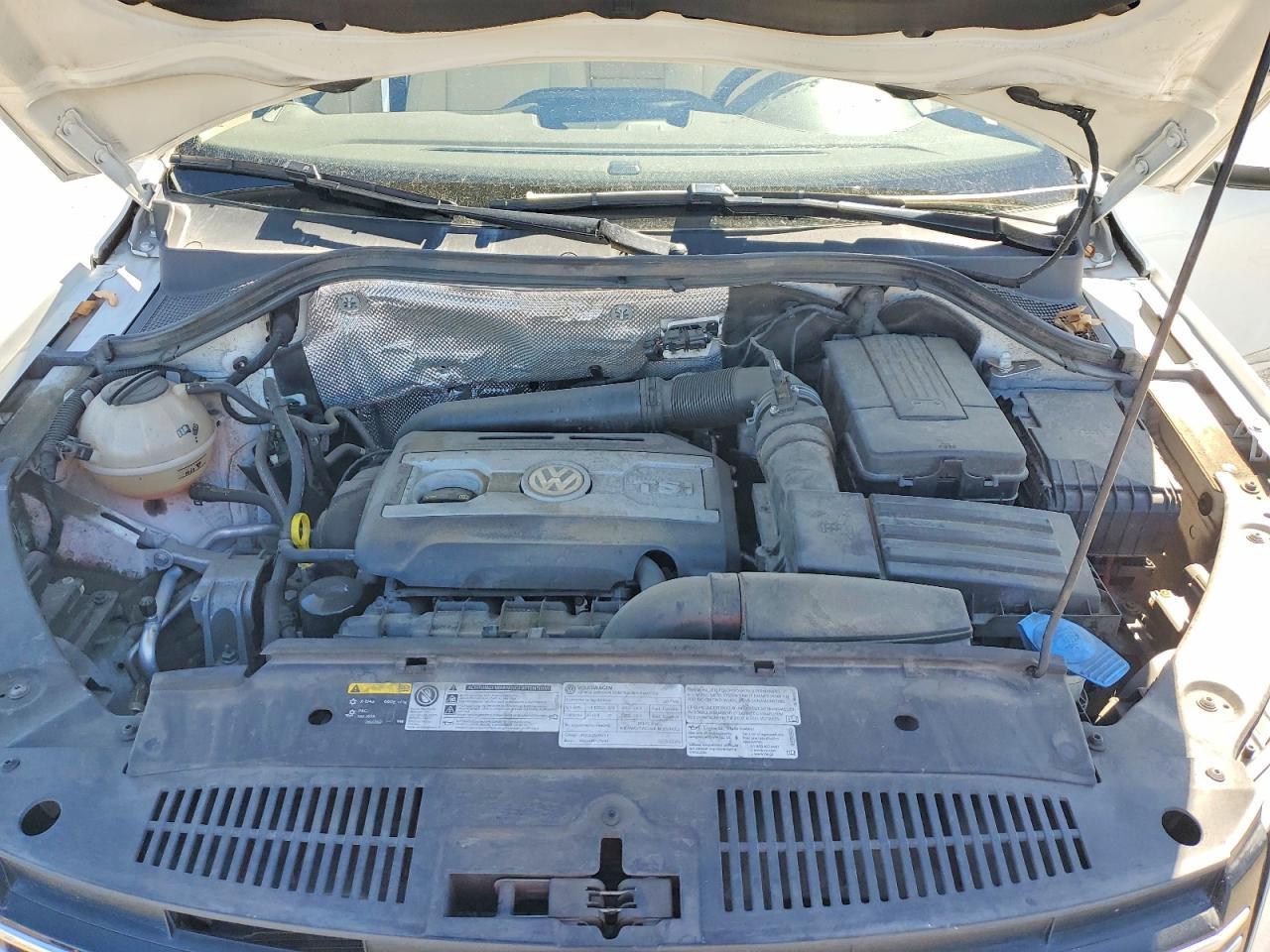 2017 Volkswagen Tiguan S - zdjęcie 12