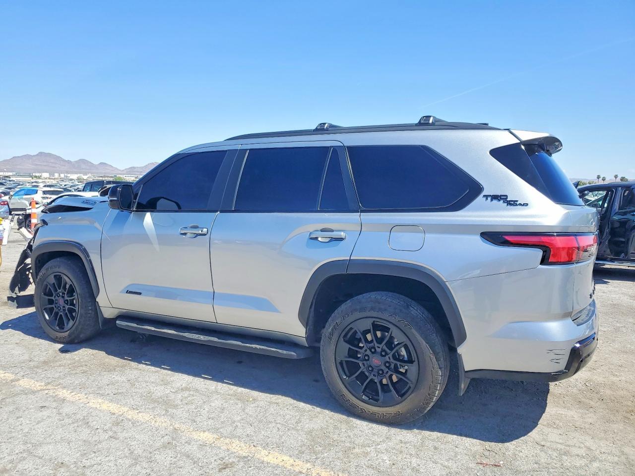 2025 Toyota Sequoia Limited - zdjęcie 2