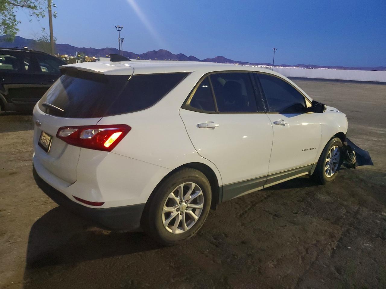 2019 Chevrolet Equinox Ls - zdjęcie 3