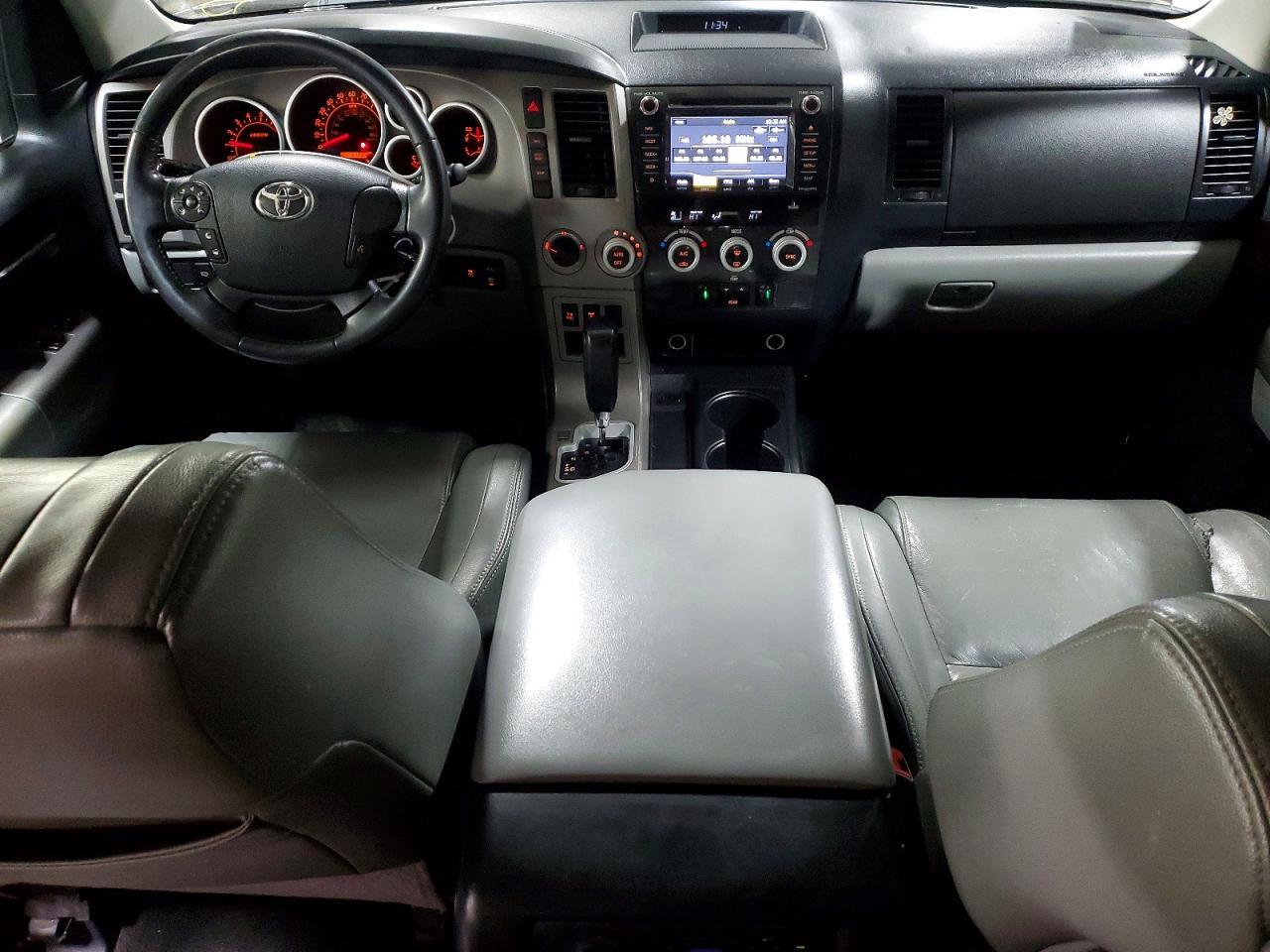 2013 Toyota Sequoia Sr5 - zdjęcie 8