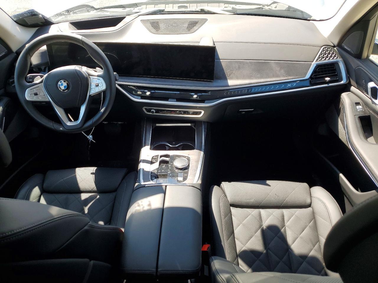 2026 BMW X7 xDrive40I - zdjęcie 8