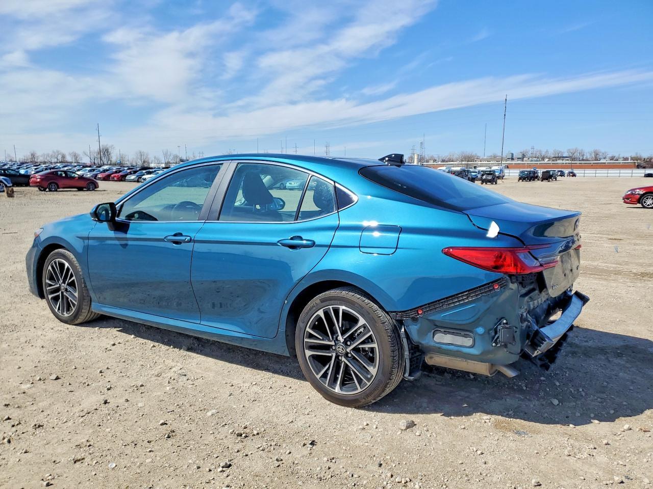 2025 Toyota Camry Xle - zdjęcie 2