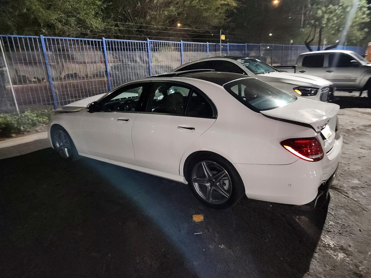 2019 Mercedes-Benz E 300 - zdjęcie 2