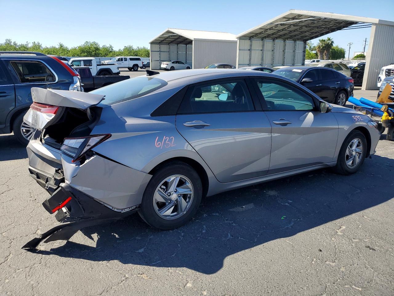 2025 Hyundai Elantra Se - zdjęcie 3