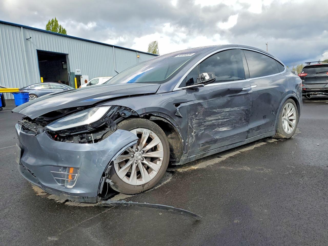 2016 Tesla Model X - zdjęcie główne