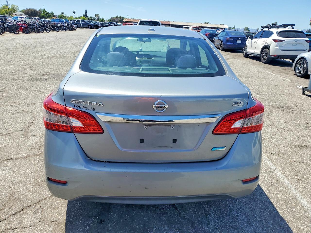 2013 Nissan Sentra S - zdjęcie 11
