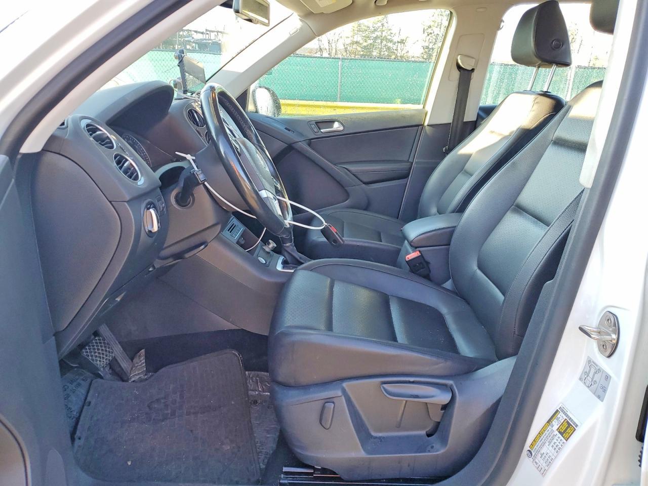 2017 Volkswagen Tiguan S - zdjęcie 7